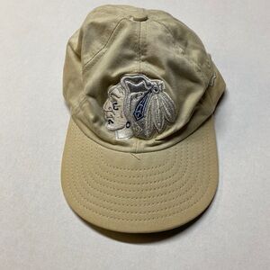 New Era ‘47 Chicago Blackhawks Beige NHL Clean‎ Up Adjustable Hockey Hat